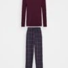 Pier One Pyjama - Bordeaux/Dark Blue -Herenkledingwinkel 06bef4272d46448cb28fb055f1c1000a