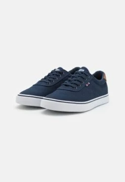 Pier One Unisex - Sneakers Laag - Dark Blue -Herenkledingwinkel 0ed1f39caf5f47f289fc589c6130ec95
