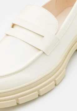 YOURTURN Instappers - White -Herenkledingwinkel 0f9efad57a7c4f4a92a95083573a0d93