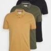 Pier One 3 Pack - Poloshirt - Camel/Khaki/Black -Herenkledingwinkel 16db92ea73b9462093a7b59928d23834