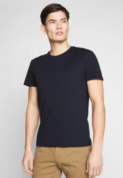 Pier One 2 Pack - T-Shirt Basic - White/Dark Blue -Herenkledingwinkel 29e824f9825c4b58be6620e83ee4ac6b