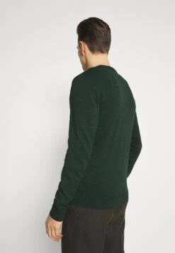 Pier One Basic Crewneck - Trui - Mottled Dark Green 12 Pier One Basic Crewneck - Trui - Mottled Dark Green -Herenkledingwinkel 4b119902c56642fca726e1ed8ac86dfe