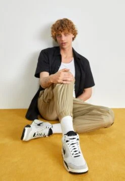 Nike Sportswear Air Flight Lite Mid Nas - Sneakers Hoog - Photon Dust/Black/Metallic Silver/Light Smoke Grey/White/Pale Ivory -Herenkledingwinkel 560daf0e121c4269ba1c67652031ecf4