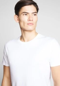 Pier One 2 Pack - T-Shirt Basic - White/Dark Blue -Herenkledingwinkel 5d6a04d994e343d2903cc2c1666bad4b