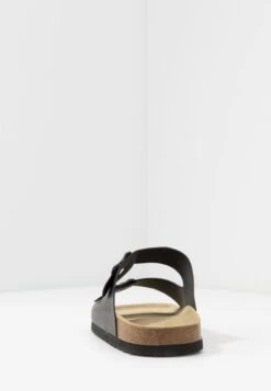 Pier One Unisex - Pantoffels - Black -Herenkledingwinkel 6792cddf649c4c73afdf1fc19e95f07f