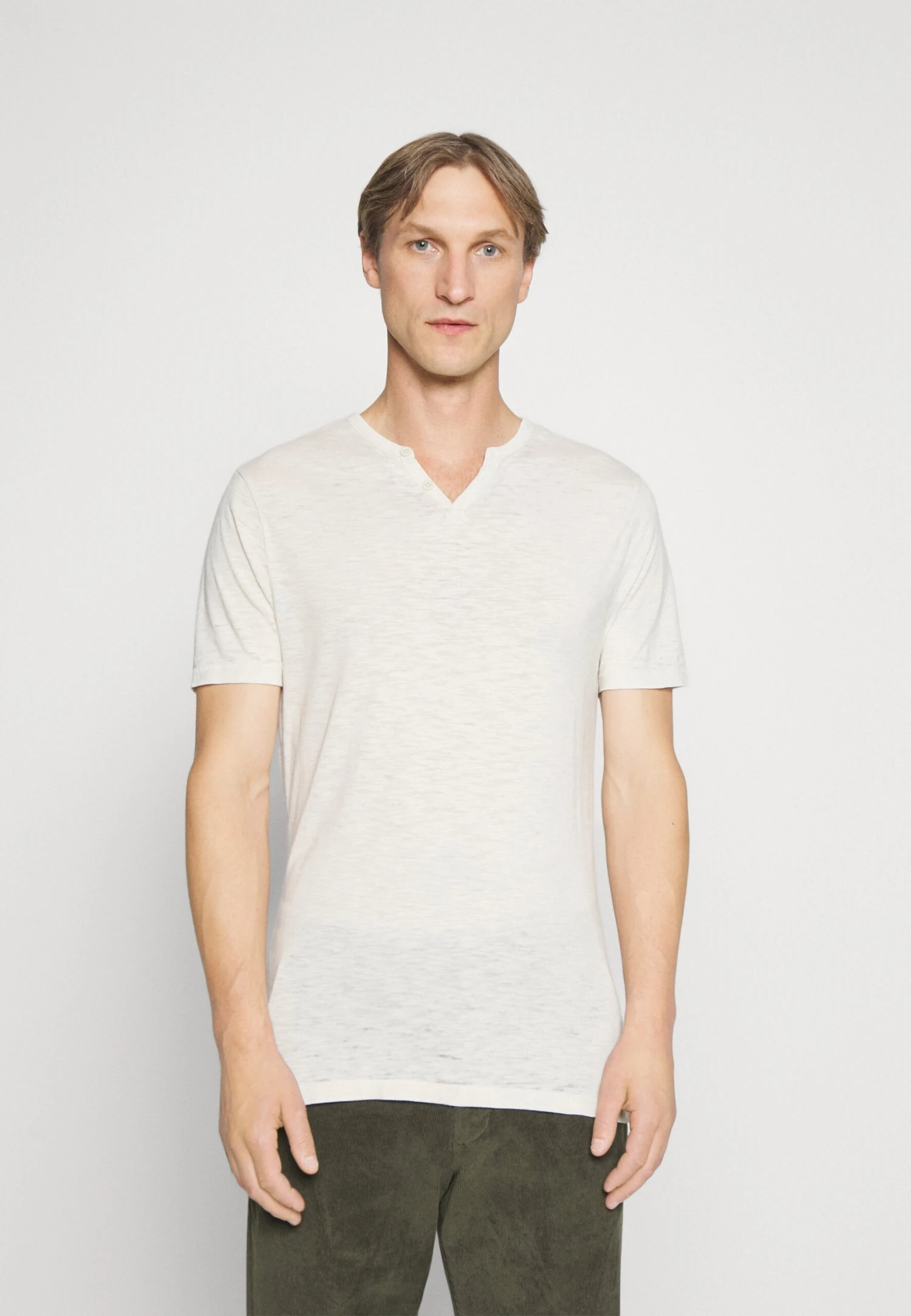 Pier One T-Shirt Basic - Off-White 3 Pier One T-Shirt Basic - Off-White