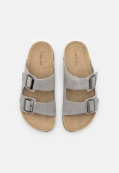 Pier One Leather Unisex - Pantoffels - Grey 11 Pier One Leather Unisex - Pantoffels - Grey -Herenkledingwinkel 6e172422b00e484a8ac21c5f565af9d6