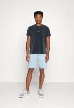 Kaotiko Washed Free Your Mind Unisex - T-Shirt Print - Navy -Herenkledingwinkel 73bbddcf60f04511a7755858d233dc6d