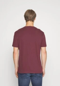 Pier One 5 Pack - T-Shirt Basic - Bordeaux/Dark Green/Dark Blue -Herenkledingwinkel 83fa6bffd83441d4ab3bd8fcc4f5244c