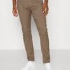 Pier One Chino - Brown -Herenkledingwinkel 8ea171c7de7c4a188a2d6a6cc6284d61