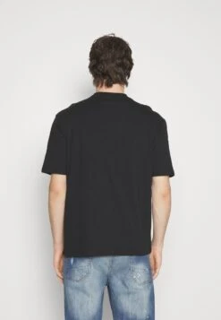 YOURTURN Fallen Schoolzi - T-Shirt Print - Black -Herenkledingwinkel 92ad55668a4147798c7b544728548f53