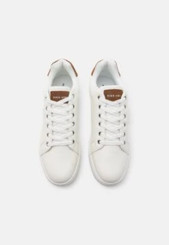 Pier One Sneakers Laag - White 11 Pier One Sneakers Laag - White -Herenkledingwinkel a459a37a54644a3aa05e27c6f0a40515