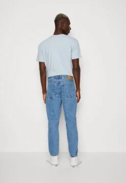 Redefined Rebel Kyoto - Relaxed Fit Jeans - Mid Blue 10 Redefined Rebel Kyoto - Relaxed Fit Jeans - Mid Blue -Herenkledingwinkel b6500c6f00304540b967423306618b51