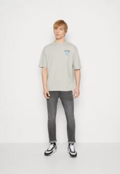 YOURTURN Get Lost Tee Unisex - T-Shirt Print - Grey -Herenkledingwinkel c91cbb11f6624613b136c6df3a7c5d5c