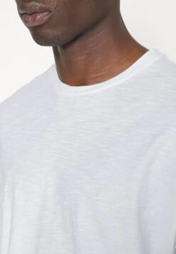 DRYKORN Eros - T-Shirt Basic - White -Herenkledingwinkel d39c06f4781743448f30018aac51f288