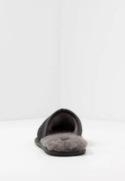 Ugg Scuff - Pantoffels - Black -Herenkledingwinkel da757aff0ffe4030af4ba8238bcf11e5