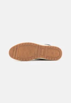 Pier One Sneakers Hoog - Cognac -Herenkledingwinkel eafa0ed86a51400d8543561b89d4c2c7