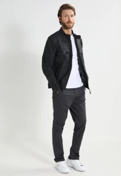 Pier One 2 Pack - T-Shirt Basic - White -Herenkledingwinkel ee6eba2972234e879b90da4d007f28f1