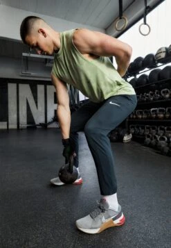 Nike Performance Metcon 8 Unisex - Trainingsschoen - Flat Pewter/Phantom/Med Brown/Light Crimson/Adobe/Cobblestone -Herenkledingwinkel f6c86bbfea6c40d1986a63b73e7442ba