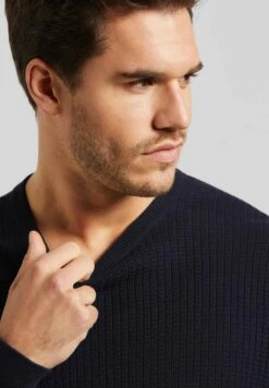 Bugatti Cotton - Trui - Marine 9 Bugatti Cotton - Trui - Marine -Herenkledingwinkel f8464e391a60420d81495cb56ff49299